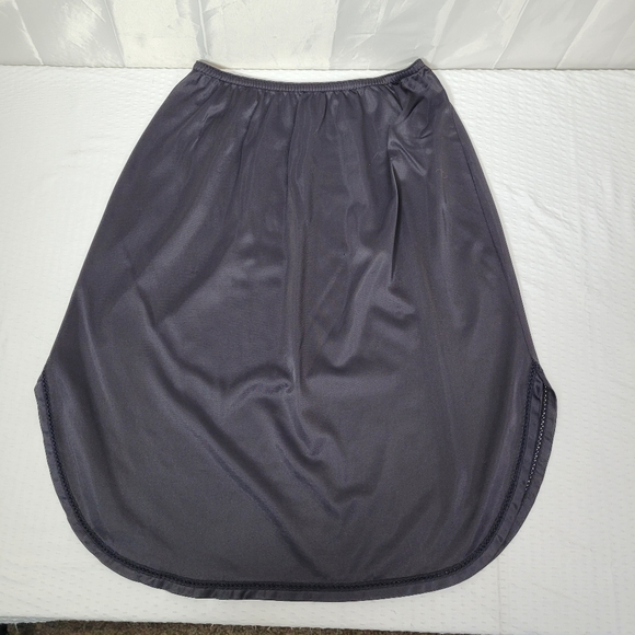 *23 Formfitt Roggers S/M, 10/12 solid black scalloped sides embroidered detail - Picture 2 of 10